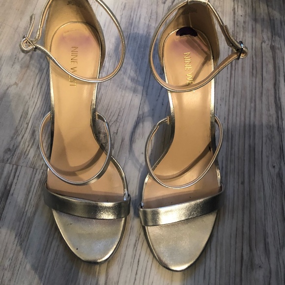 Nine West silver heels worn once - Picture 3 of 8